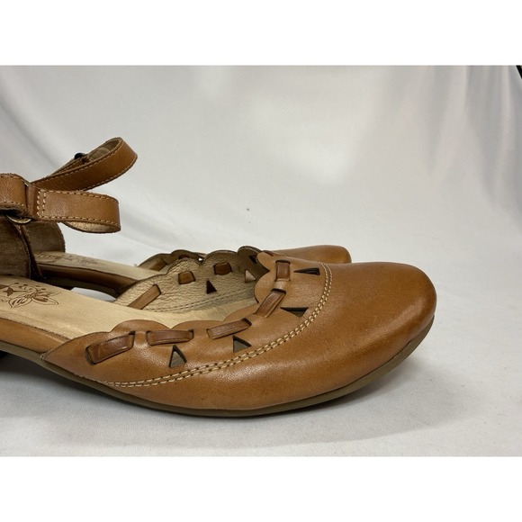 Pikolinos Women's Size 38 Brown Leather Laser Cut Shoes Small Heel Round Toe - Picture 3 of 11